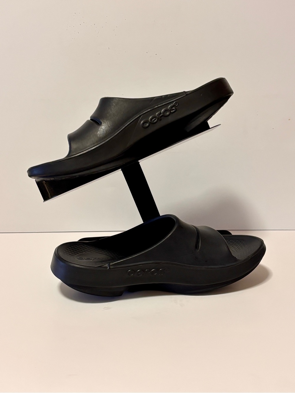 OOFOS OOahh Recovery Slide sandals W7 M5